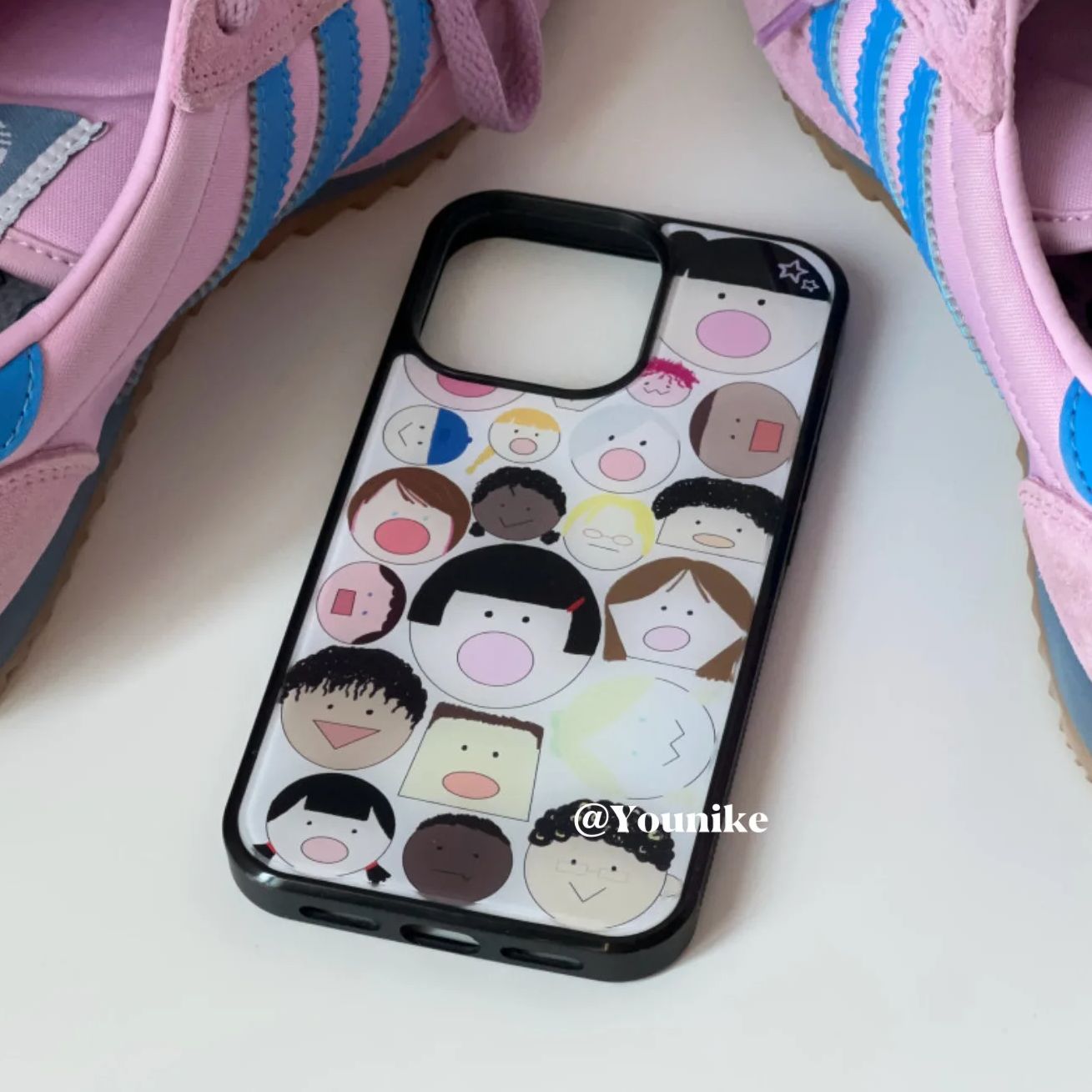 漫画風韓国風可愛い大きな頭の人形、個性的なカワイイスマホケー - Phone Cases Kawaii のレビューと価格