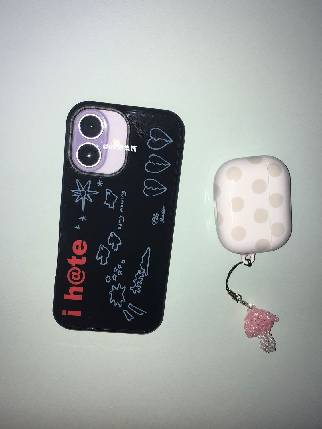 レトロな天使の愛の絵が描かれた可愛いイラストのスマホケース  - Phone Cases Kawaii のレビューと価格