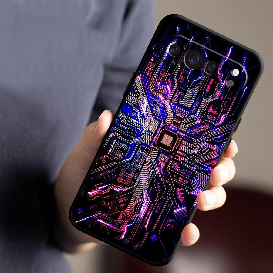 レトロな回路基板デザインのスマホケース Google Pix - Google Pixel 9 のレビューと価格
